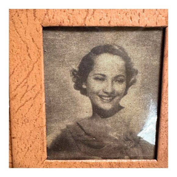 Vintage Brown Leather Bifold Wallet Dual Vintage Photos Boyfriend Girlfriend - Picture 4 of 7